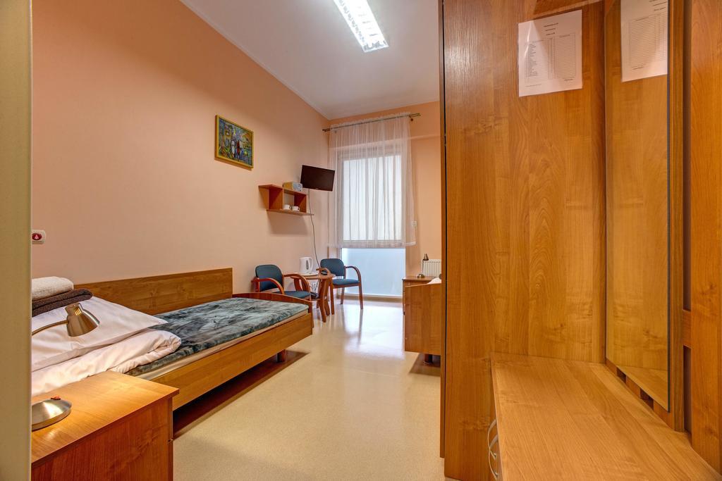 فندق Iwonicz-Zdrójفي  Sanatorium Uzdrowiskowe Nr IV المظهر الخارجي الصورة